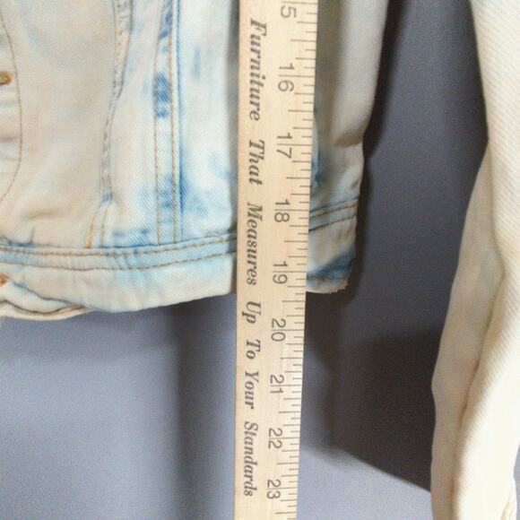 Free People Denim Jacket Womens 10 Blue Acid Wash Distressed Trucker Cropped - Picture 11 of 12